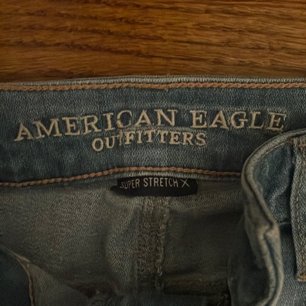 american eagle ripped jeans size 2 - Picture 2 of 3